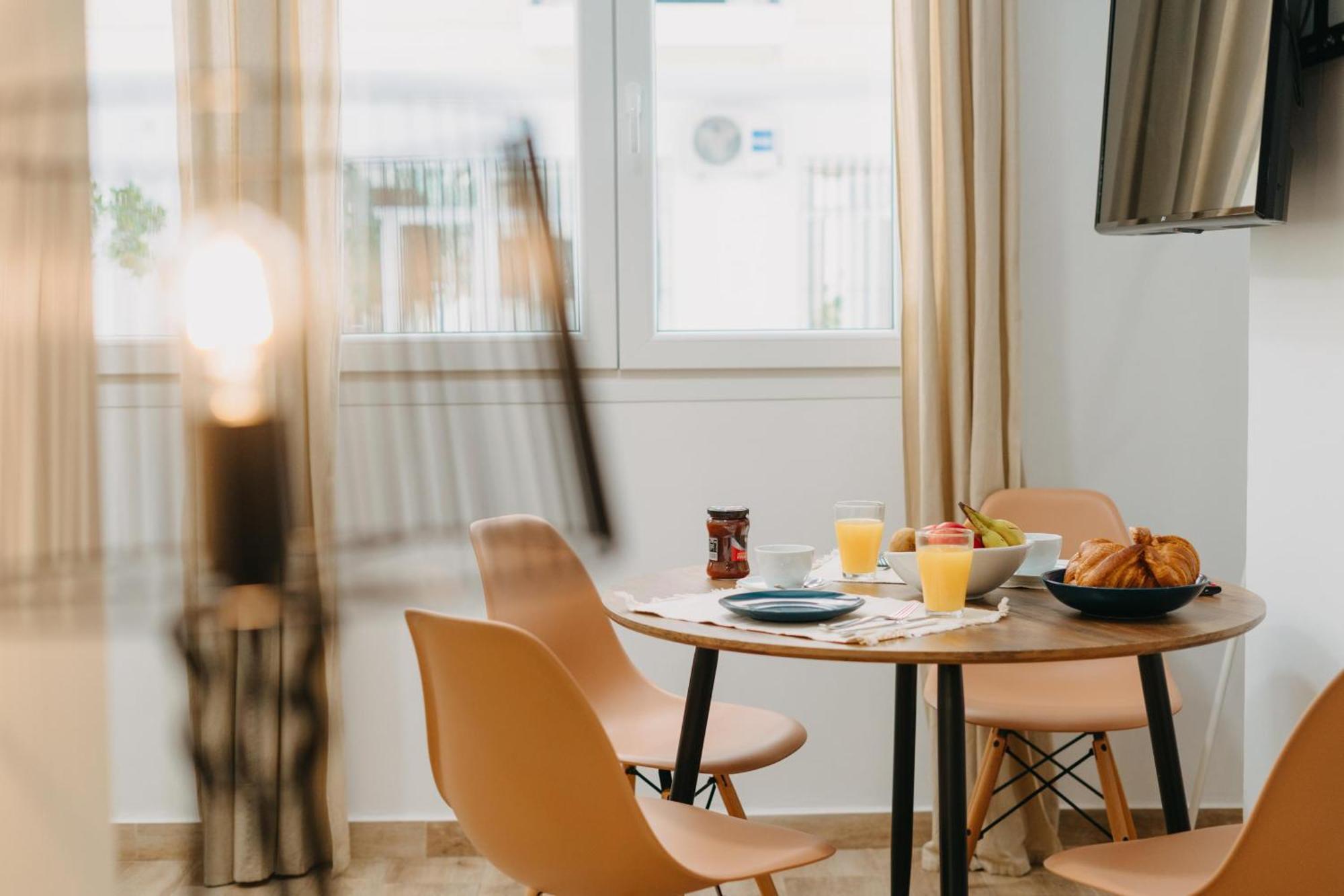 Coverlin Apartamentos San Francisco Màlaga Pokoj fotografie